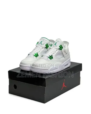 Air Jordan 4 White