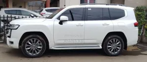 Toyota Land Cruiser 2023 White