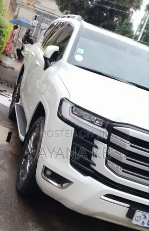 Toyota Land Cruiser 2023 White