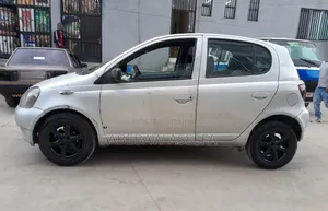 Toyota Yaris 2001 Silver