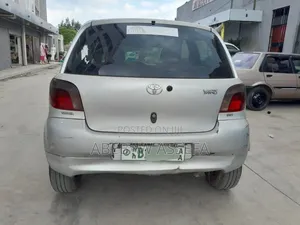 Toyota Yaris 2001 Silver