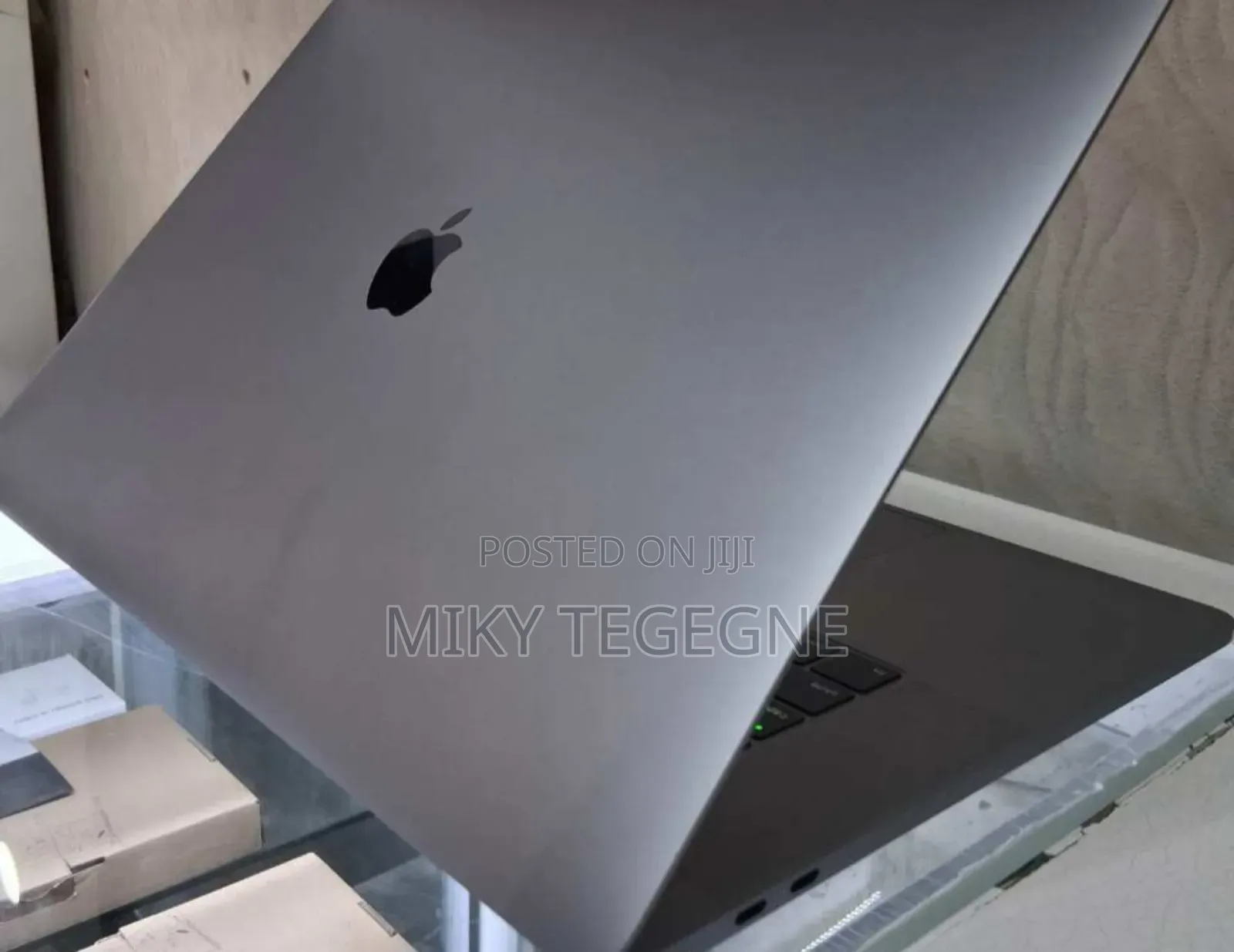 New Laptop Apple MacBook Pro 2019 32GB Intel Core I9 SSD 512GB