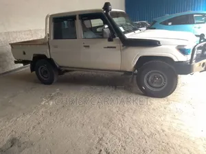 Toyota Land Cruiser 2018 White