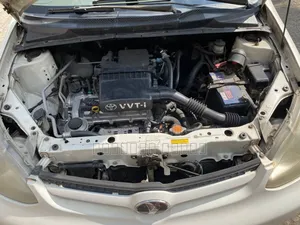 Toyota Platz 1.0 FWD 2005 White