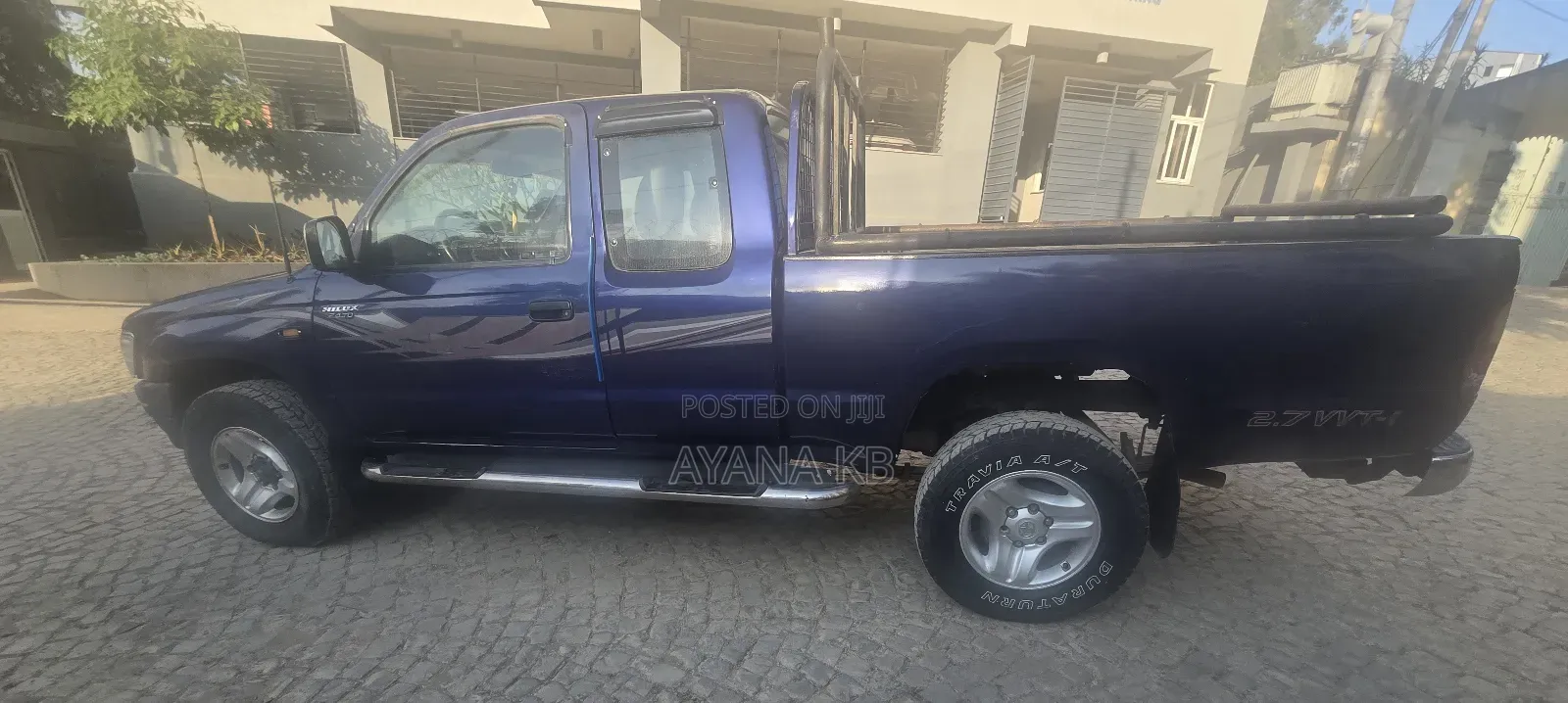 Toyota Hilux 2000 White