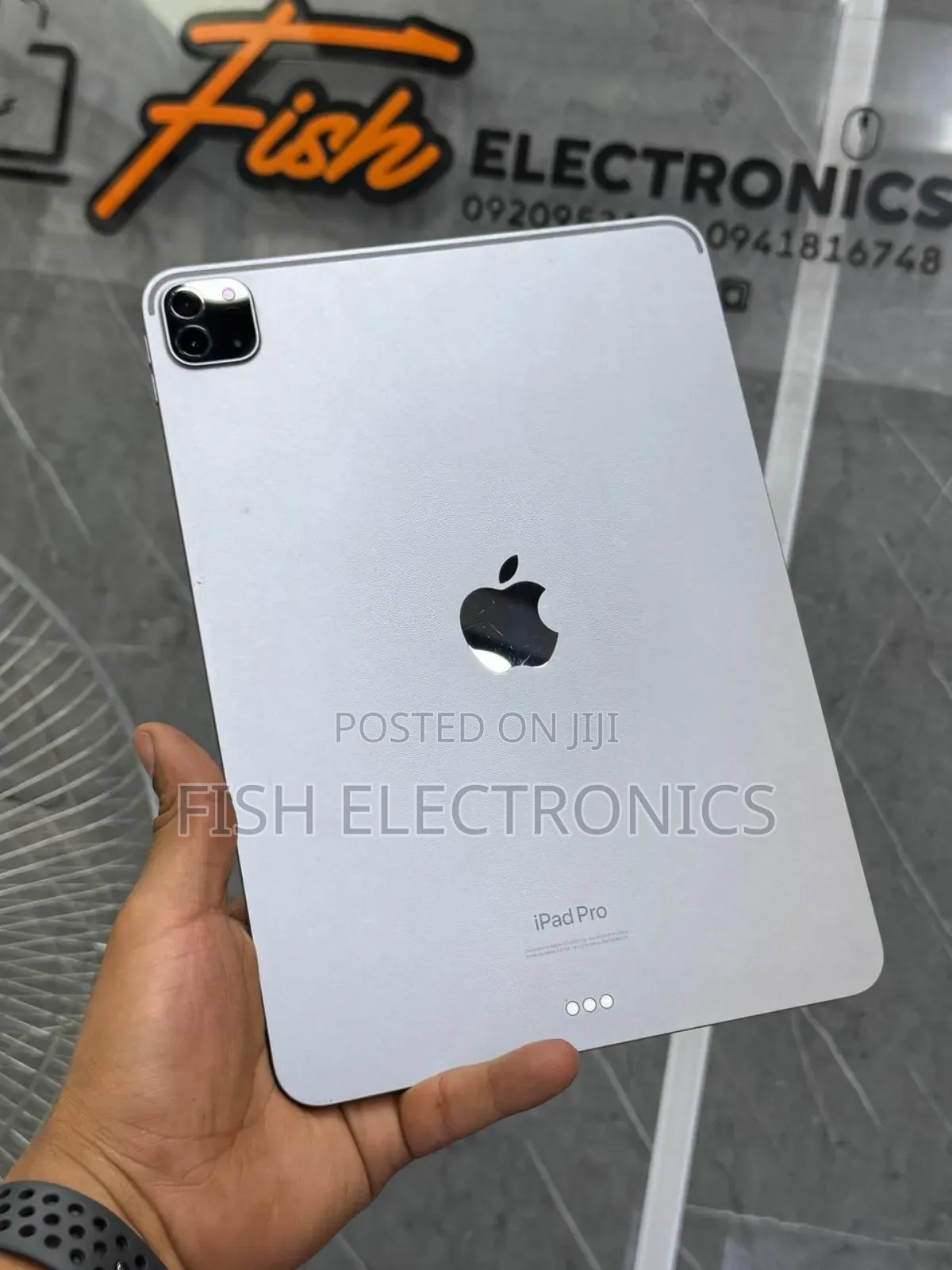 Apple iPad Pro (2022) 128 GB Gray