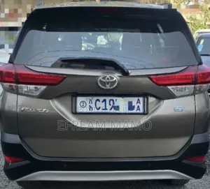 Toyota Rush 2022 Gold