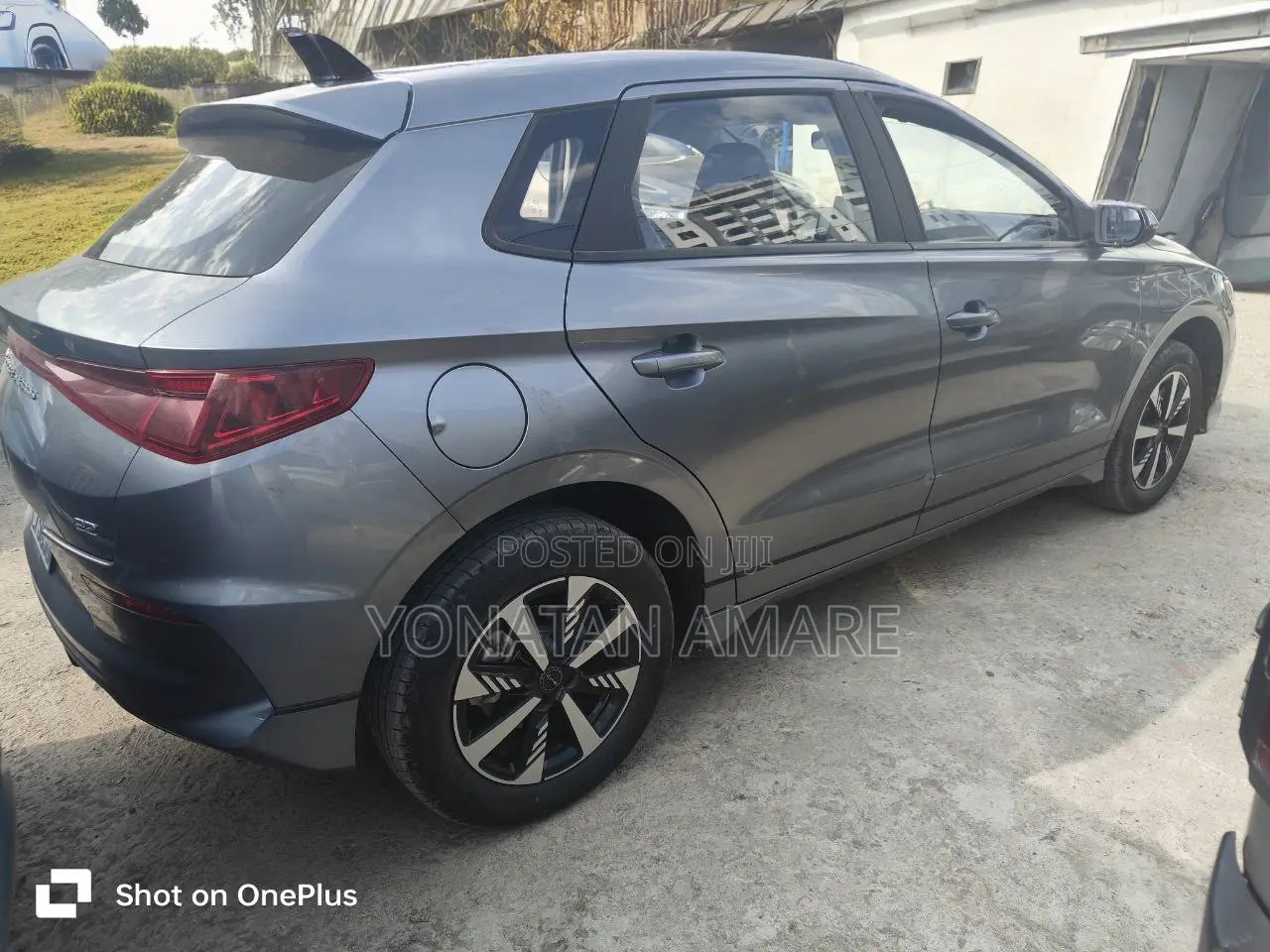 BYD E2 43 kWh 94 hp FWD 2025 Gray