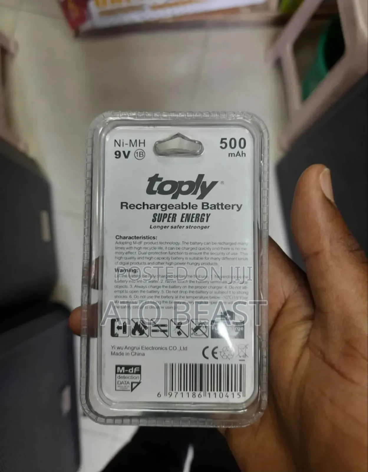 Toply 9v Rechargeable Battery.