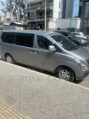 Photo - Hyundai Starex 2015 Silver