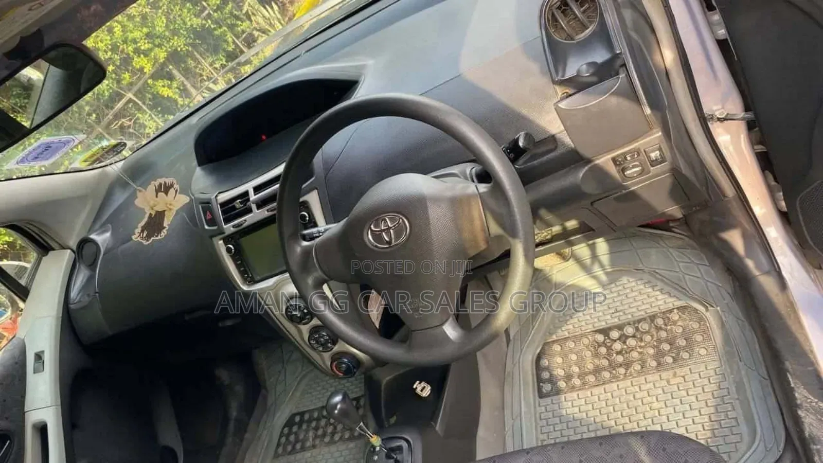 Toyota Yaris 2010 Silver