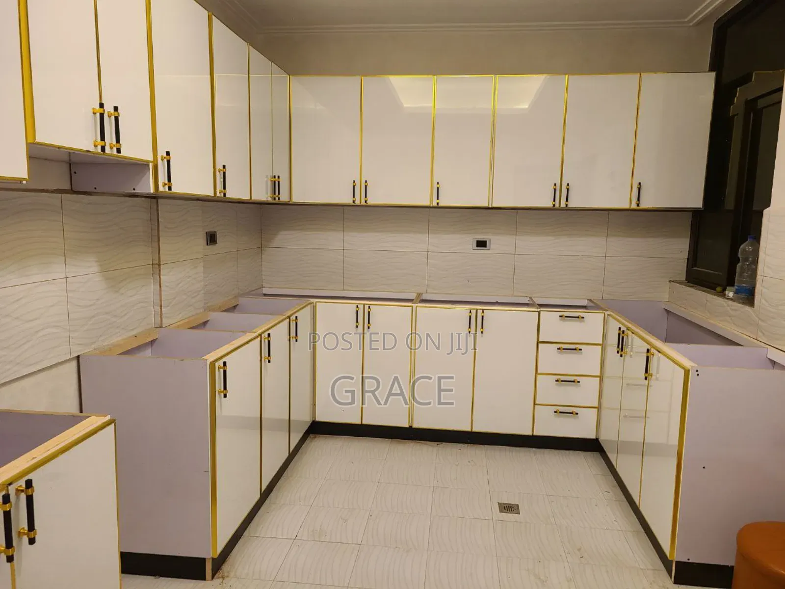 Uv MDF Kitchen Cabinat ክችን ካቢኒት በuv MDF በሚገርም ጥራት