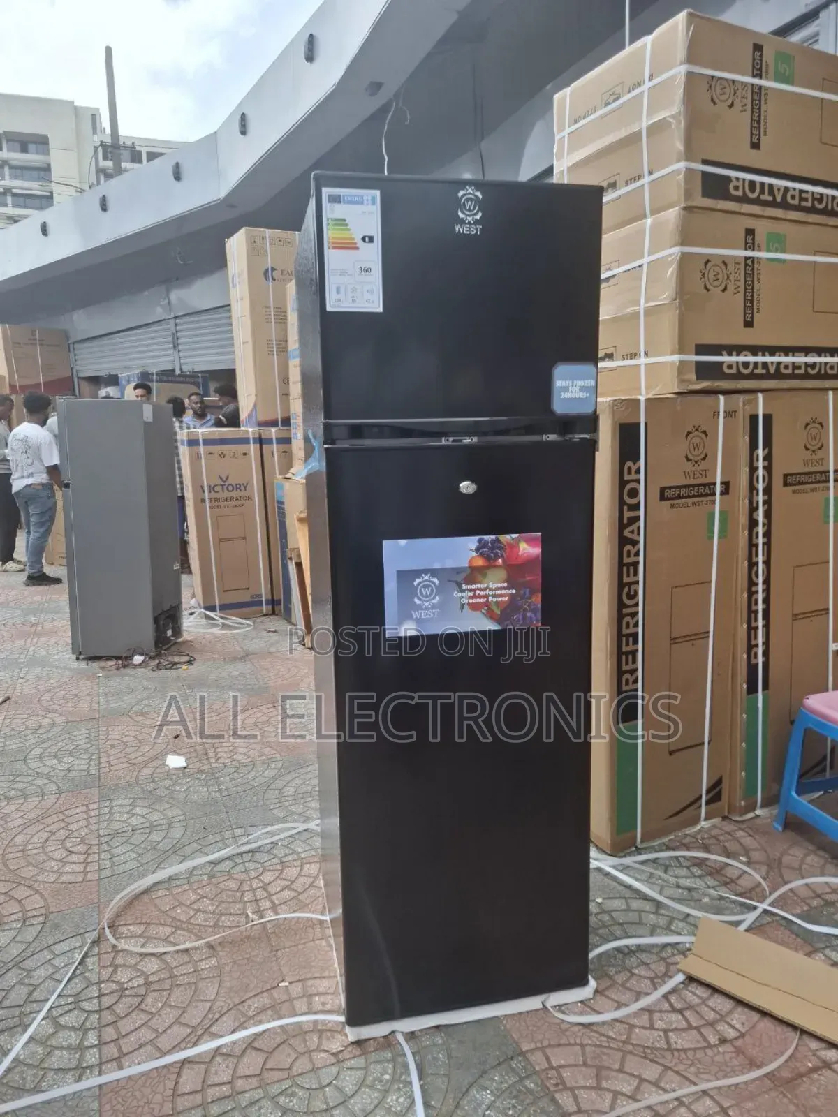 West 420 Litre Refrigerator West