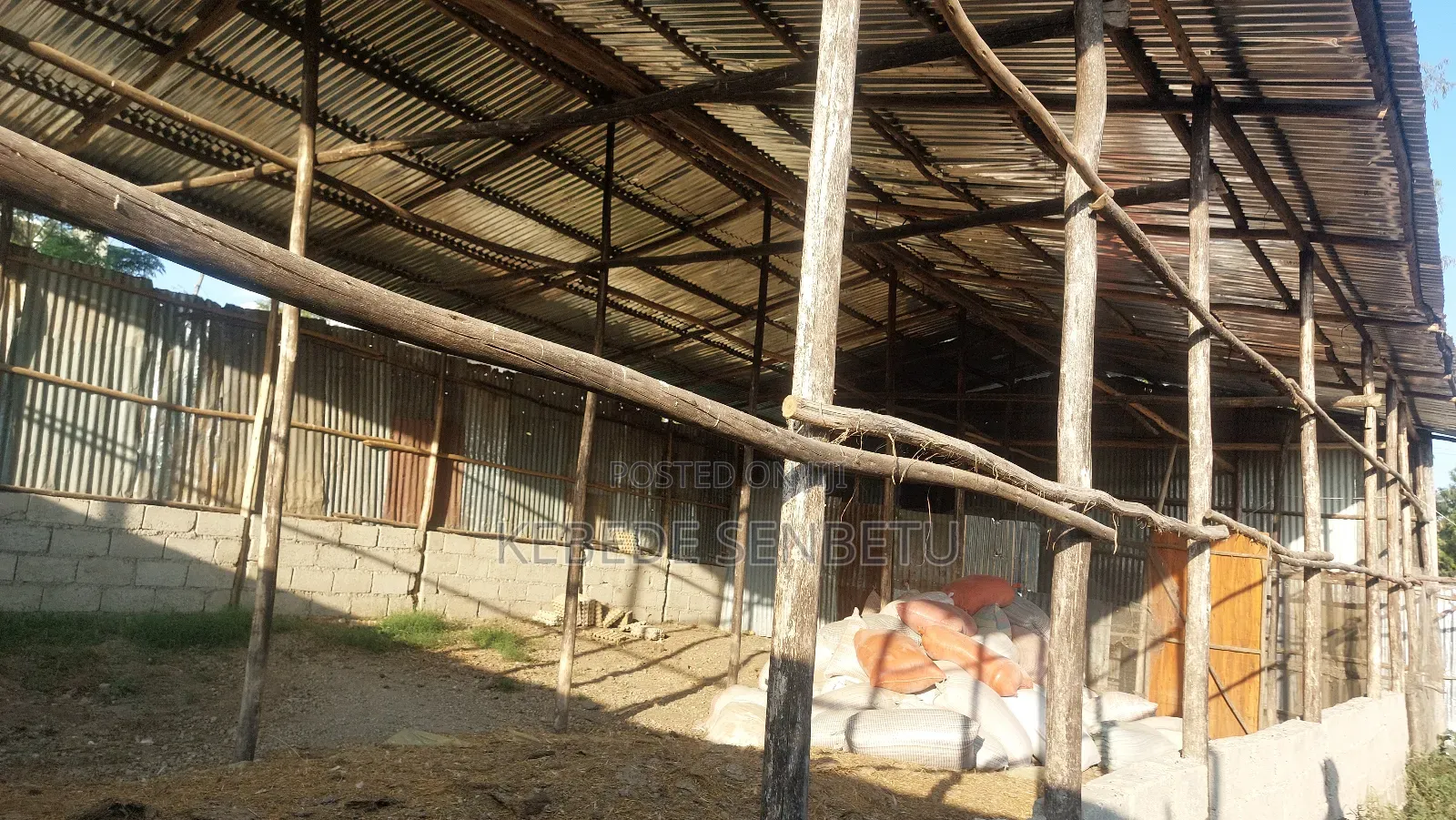 የከብት ማድለቢ Ware House