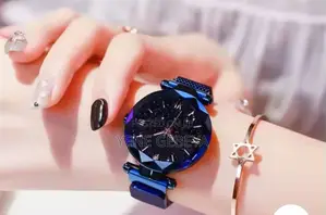 Photo - Reloj Mujer Luxury Starry Sky Wristwatch – Magnetic Mesh Belt | Fashio