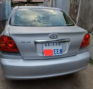 Toyota Platz 2003 Silver