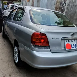Toyota Platz 2003 Silver