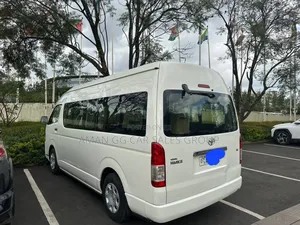 Photo - Toyota HiAce 2016 White
