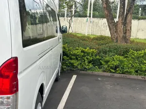 Toyota HiAce 2016 White