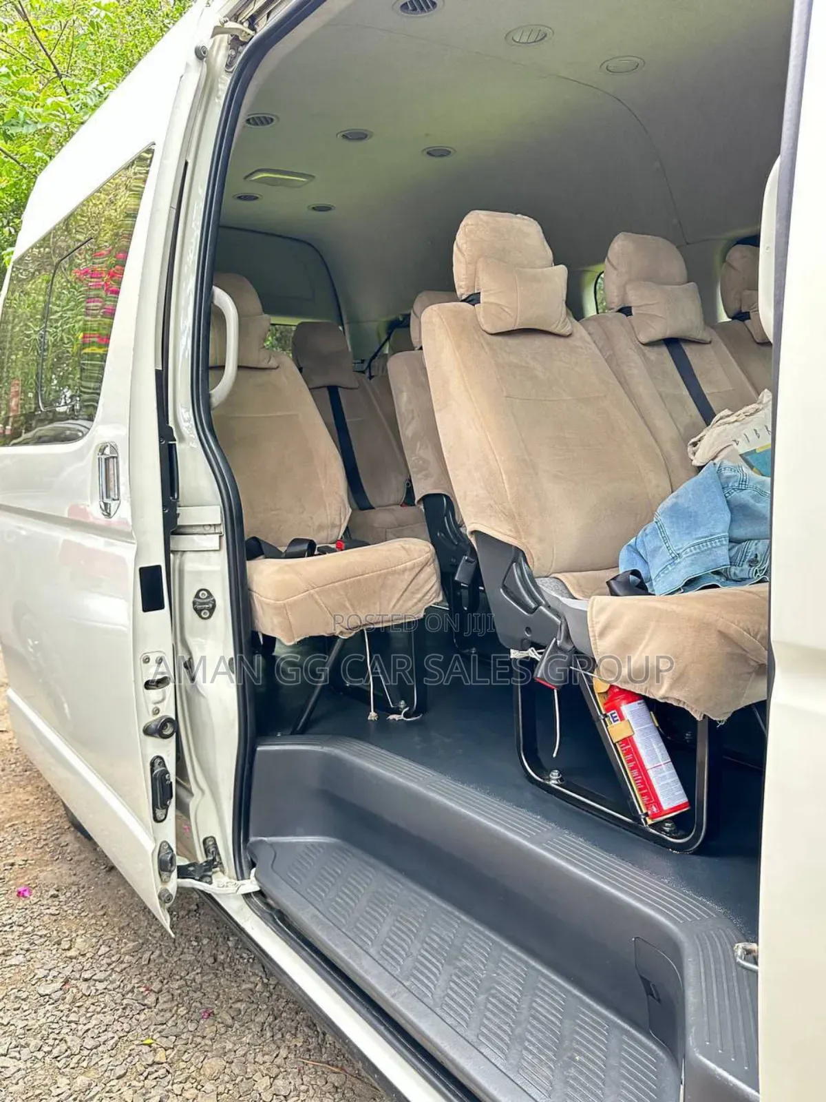 Toyota HiAce 2016 White