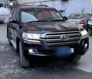 Photo - Toyota Land Cruiser 2018 Black