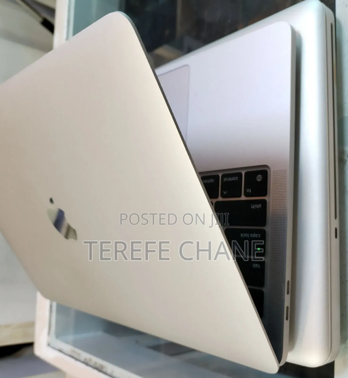 New Laptop Apple MacBook Pro M1 16GB Intel Core I7 SSD 512GB