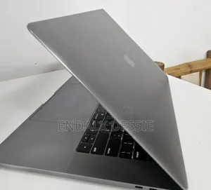 New Laptop Apple MacBook Pro 2018 16GB Intel Core I7 SSD 512GB