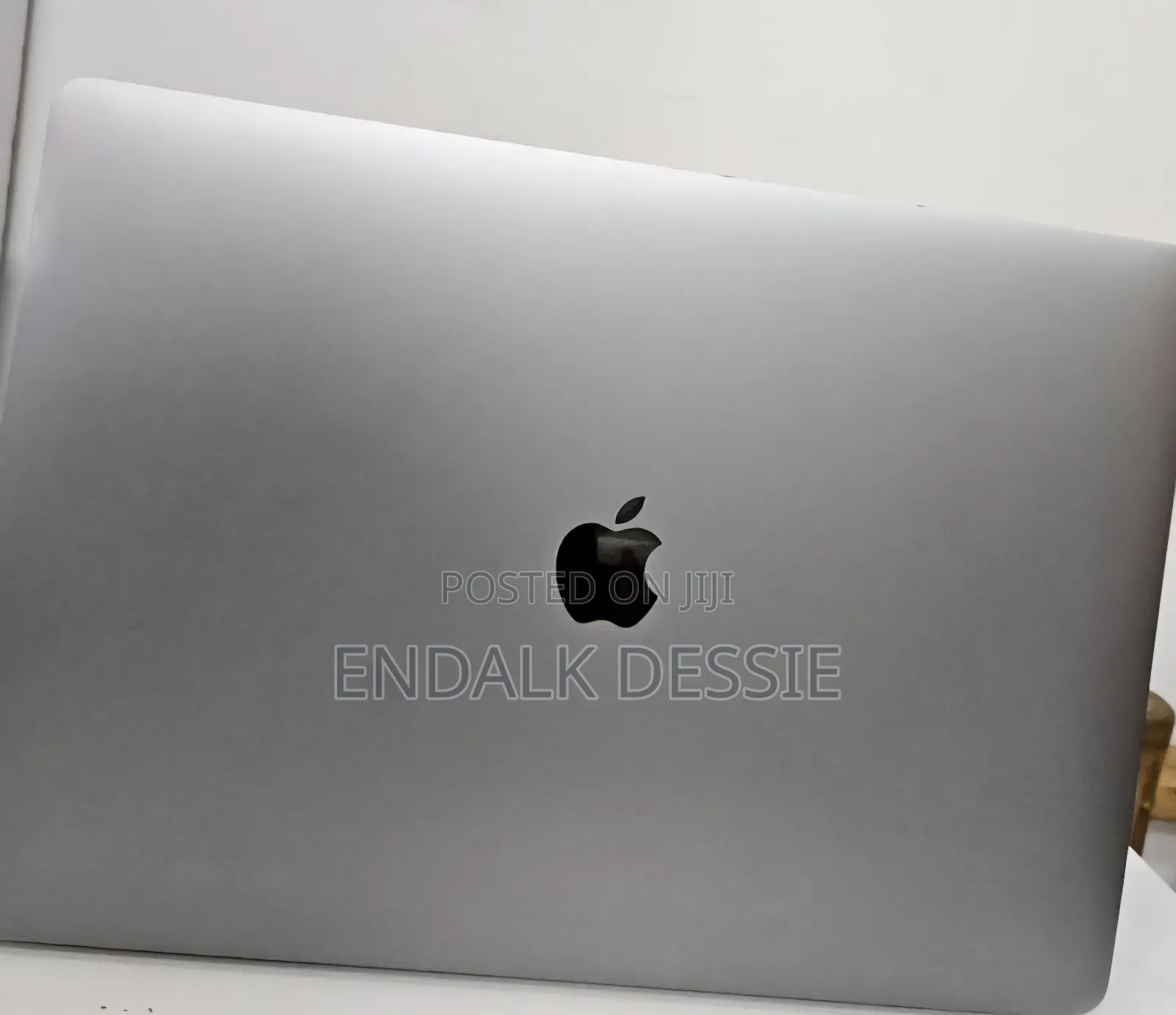 New Laptop Apple MacBook Pro 2018 16GB Intel Core I7 SSD 512GB