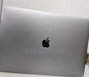 New Laptop Apple MacBook Pro 2018 16GB Intel Core I7 SSD 512GB