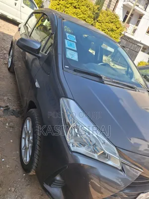 Toyota Yaris L Hatchback 5dr 2018 Gray