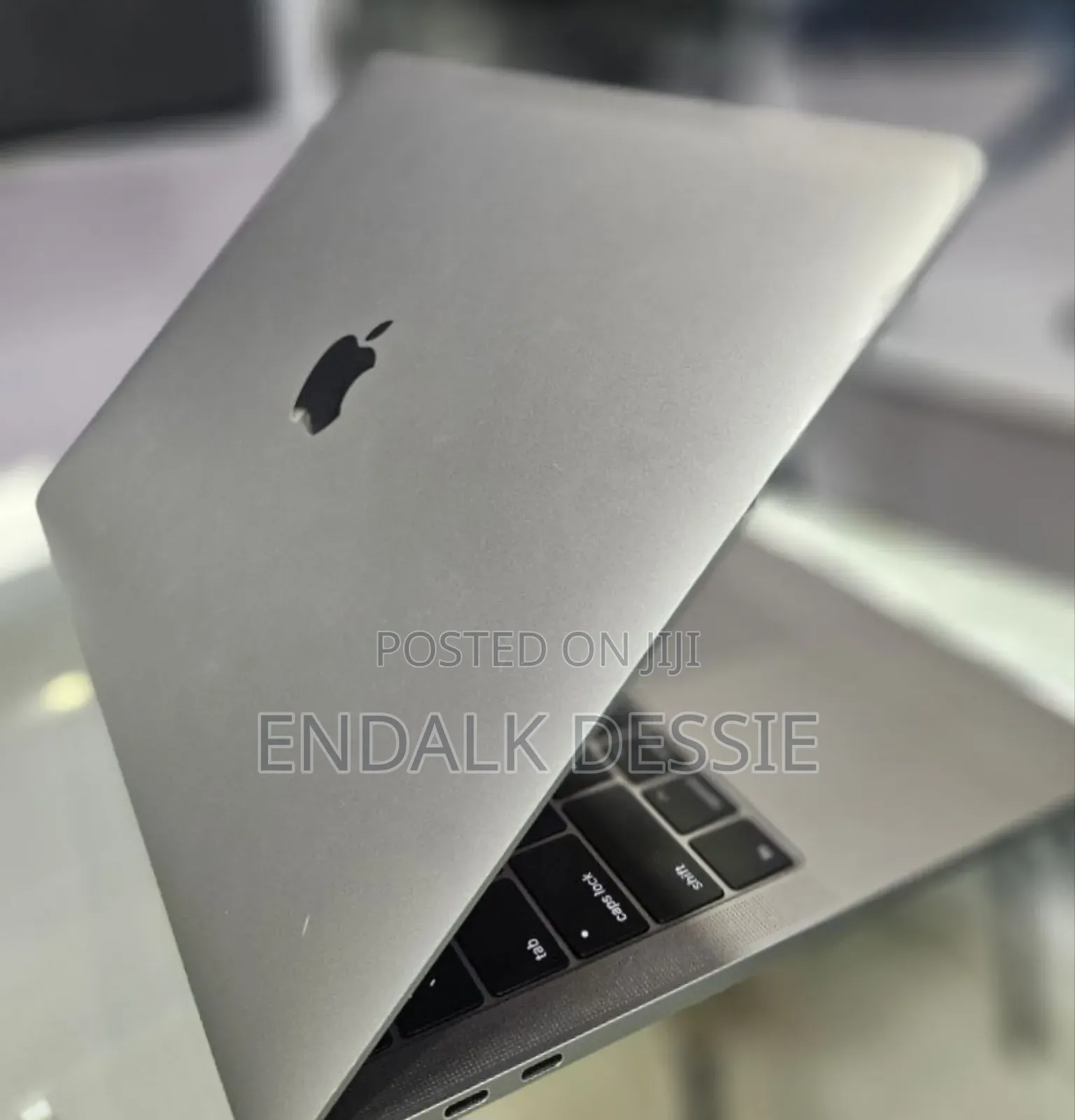 New Laptop Apple MacBook Pro 2017 8GB Intel Core I5 SSD 256GB