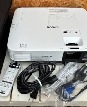 New Epson 2250u Model Wireless Projector