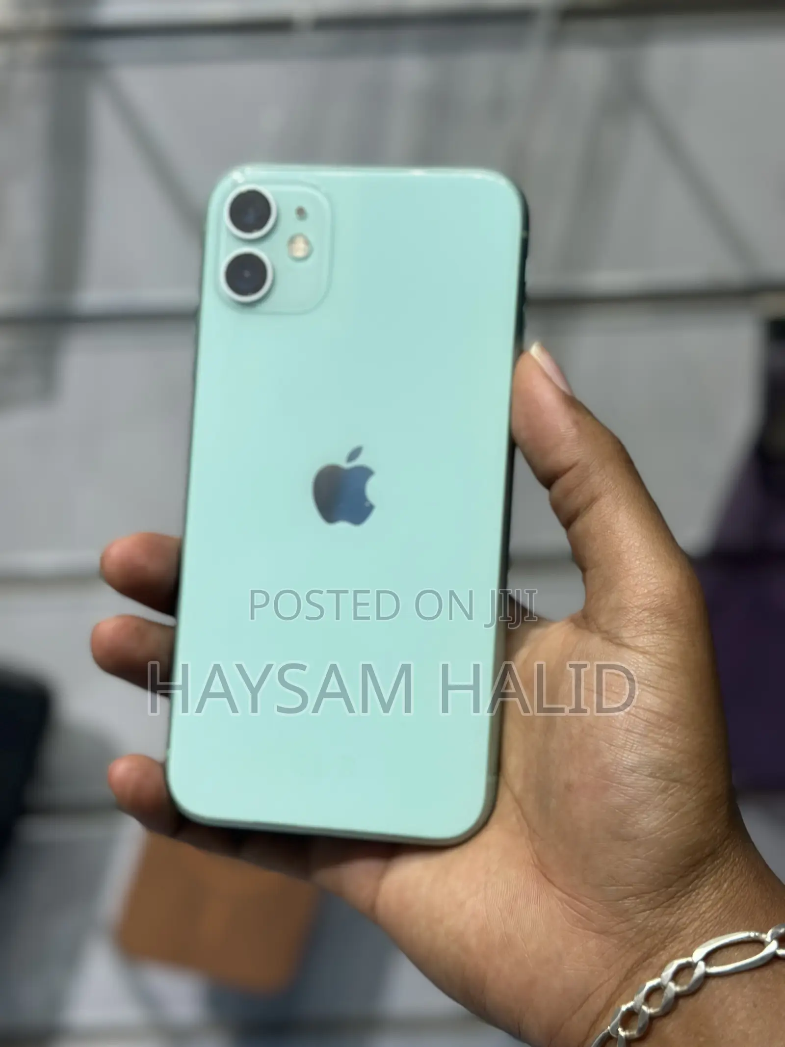 New Apple iPhone 11 64 GB Green