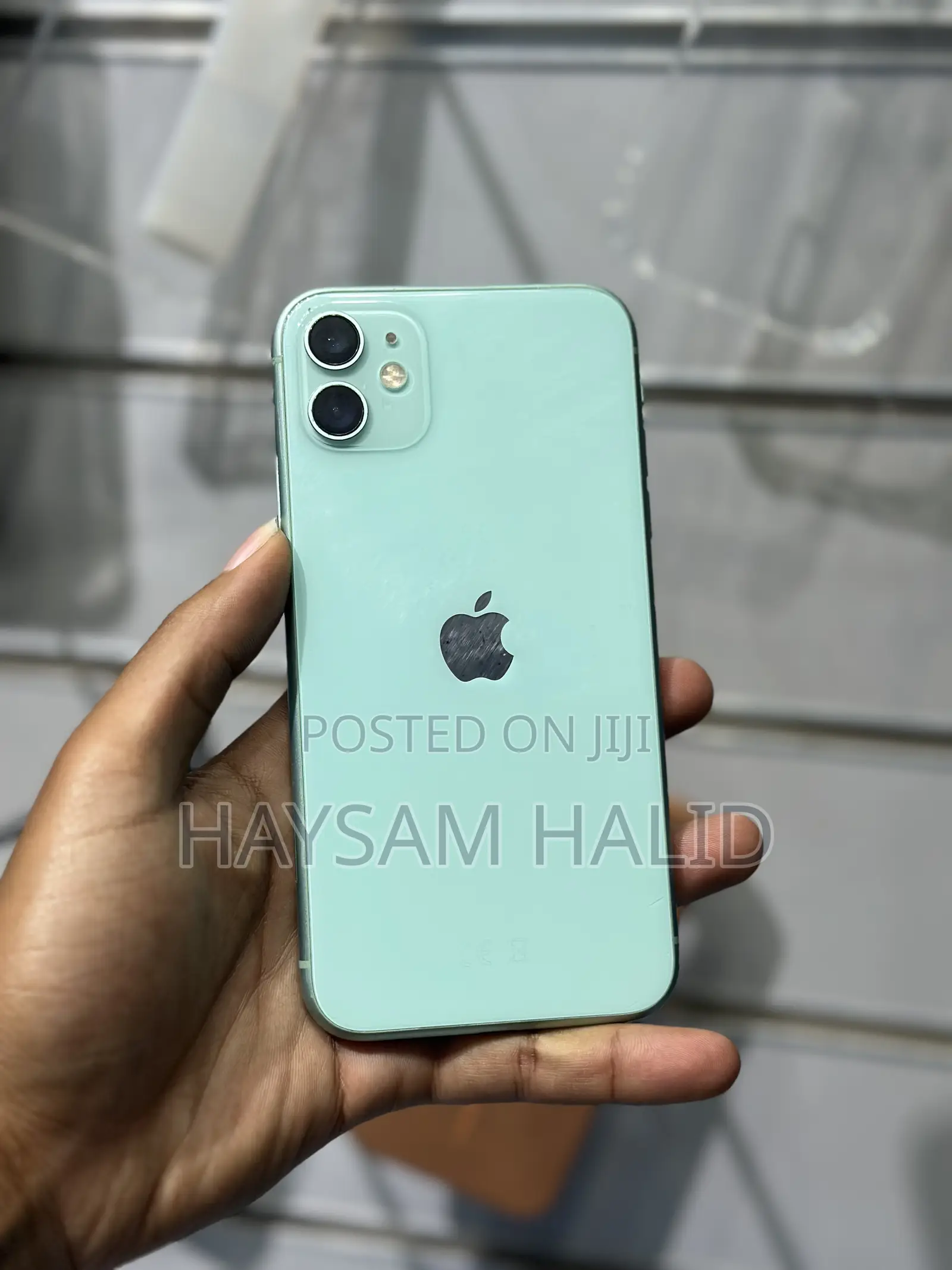 New Apple iPhone 11 64 GB Green