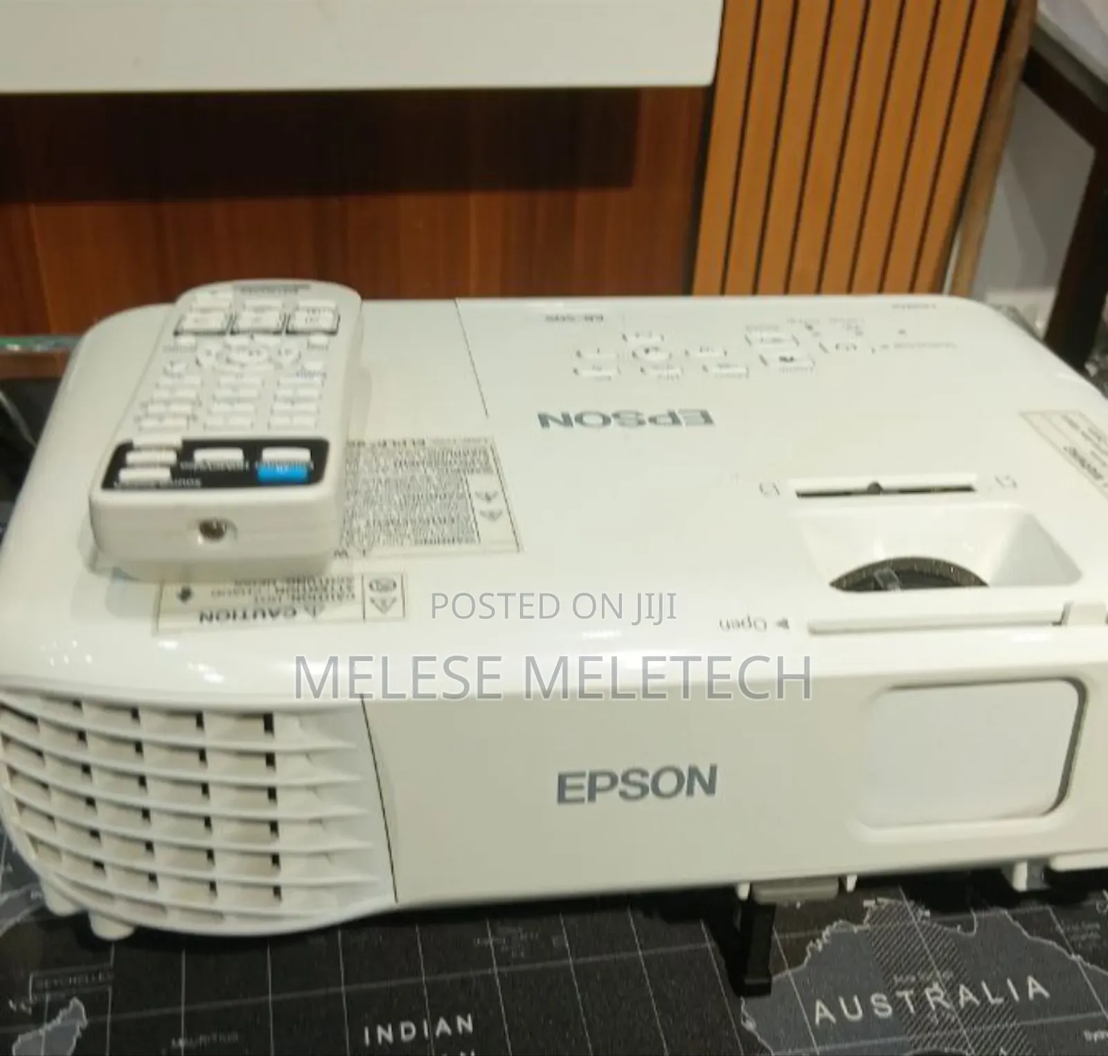 New Epson Eb-S05 LCD Projector
