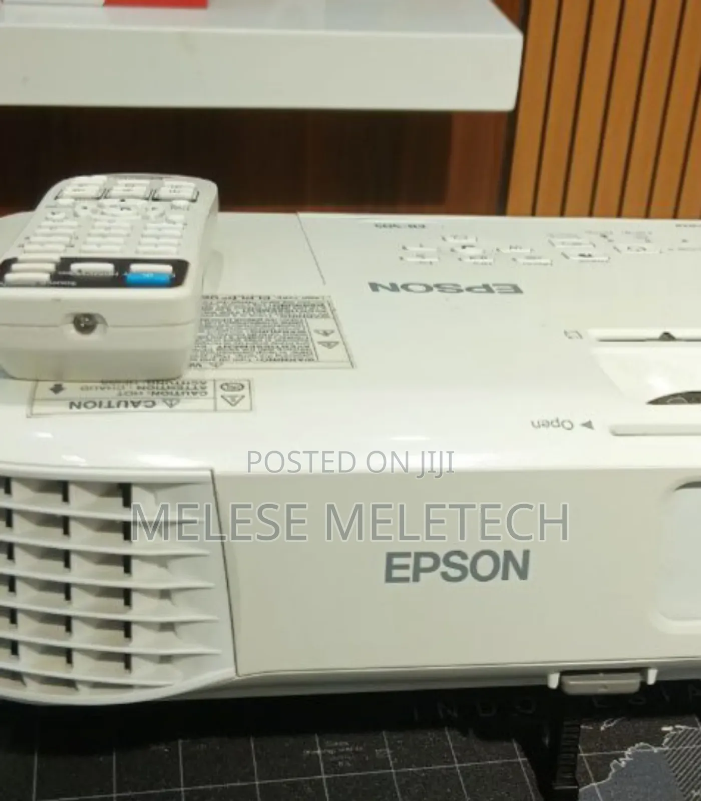 New Epson Eb-S05 LCD Projector