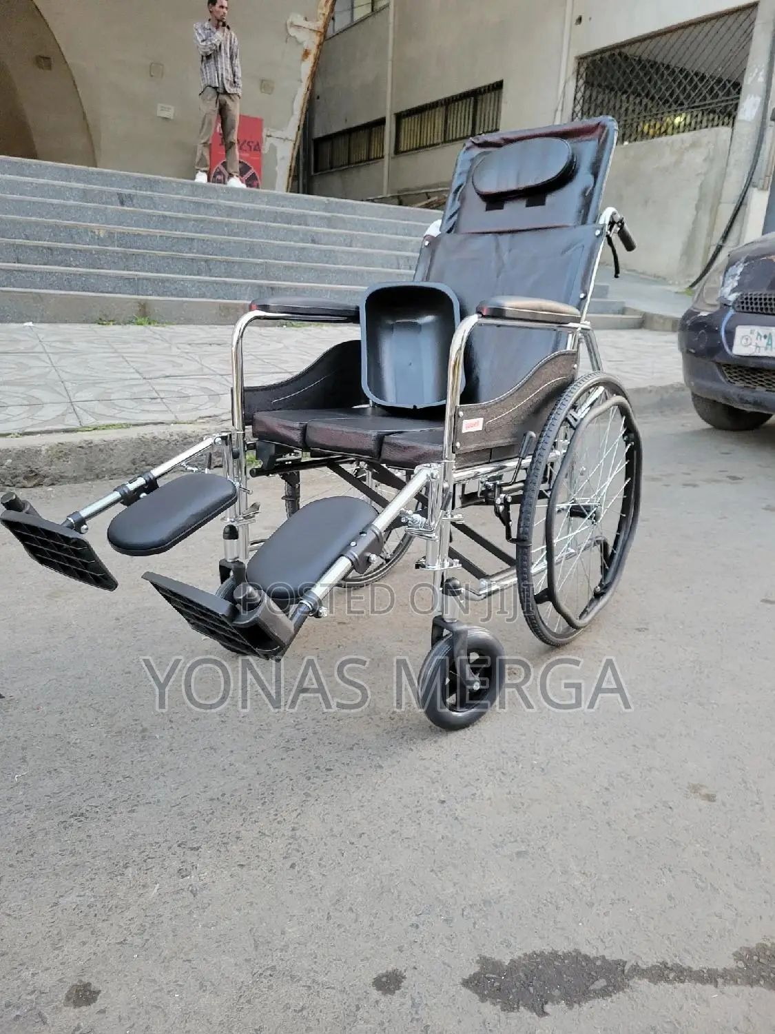 180-Degree Recline Wheelchair愛፺serves as a Commode and Shower Chair