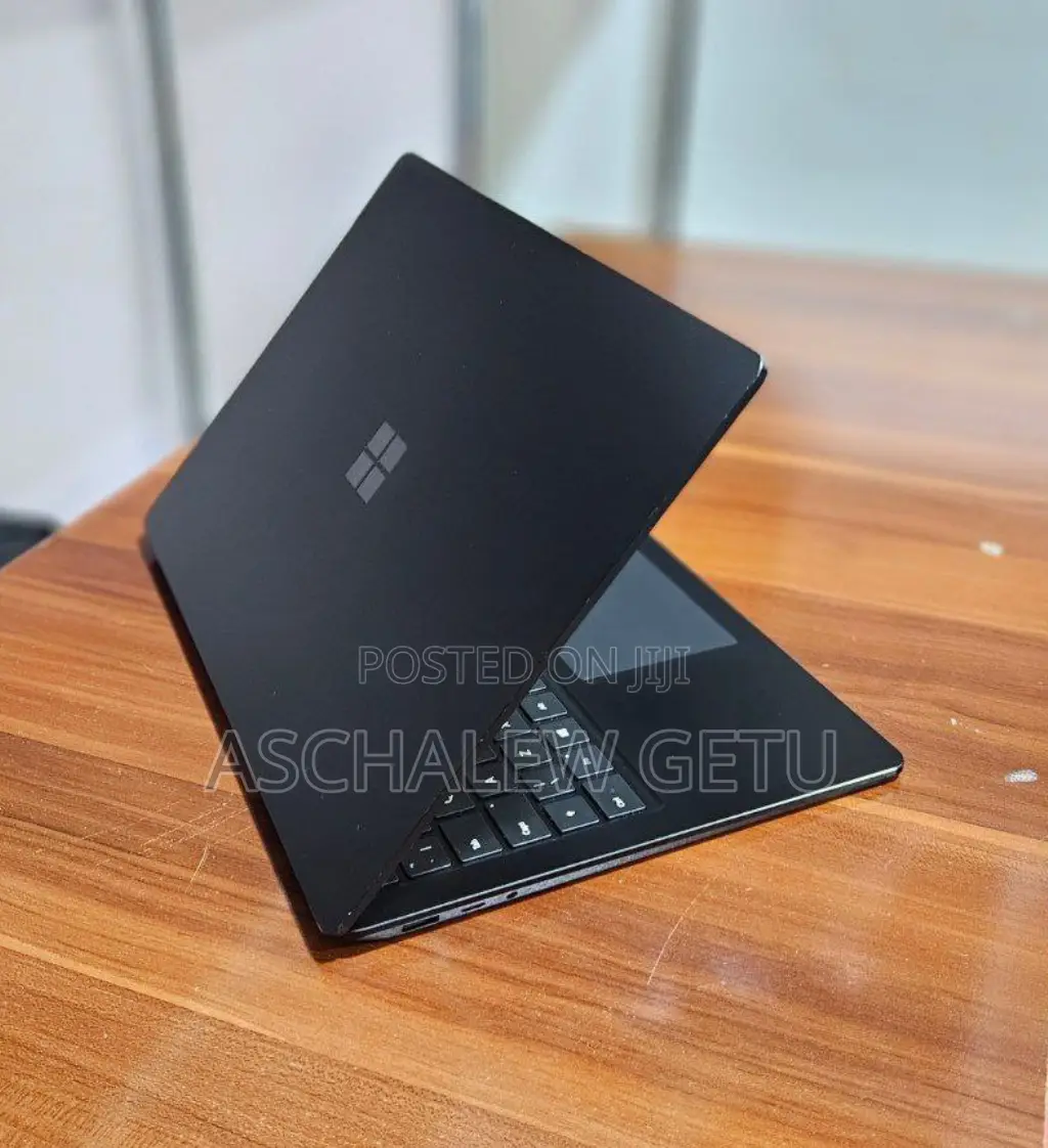 New Laptop Microsoft Surface 16GB Intel Core I7 SSD 1T