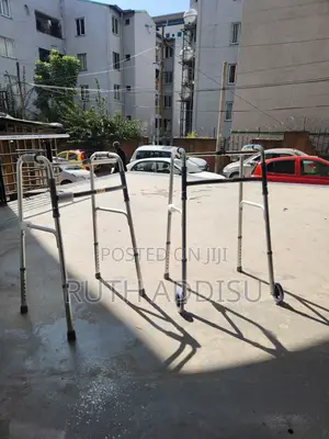 Photo - Foldable Medical Walker膽囊almunium Stainless Walker腱你walker Medical