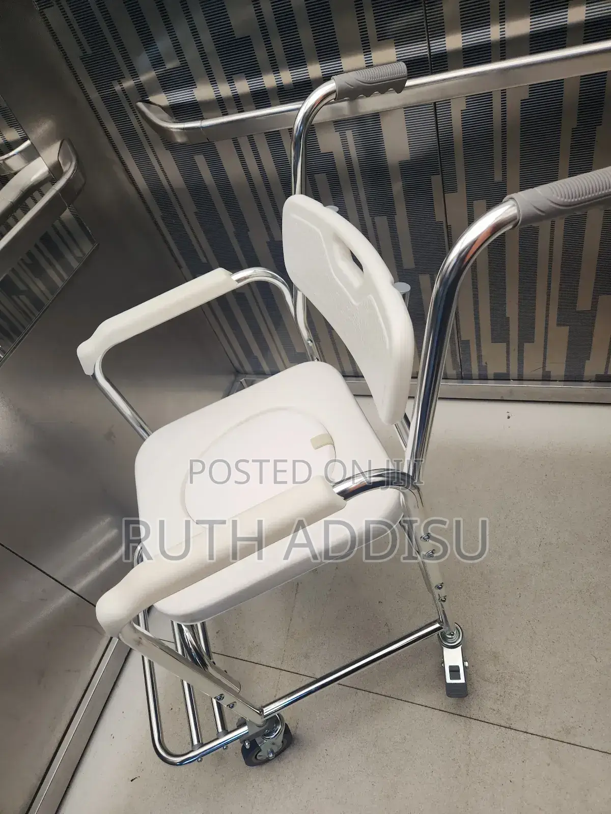 Commode Four Wheels Wheelchair宛若wheelchair蝨不toilet Wheelchair老人poty