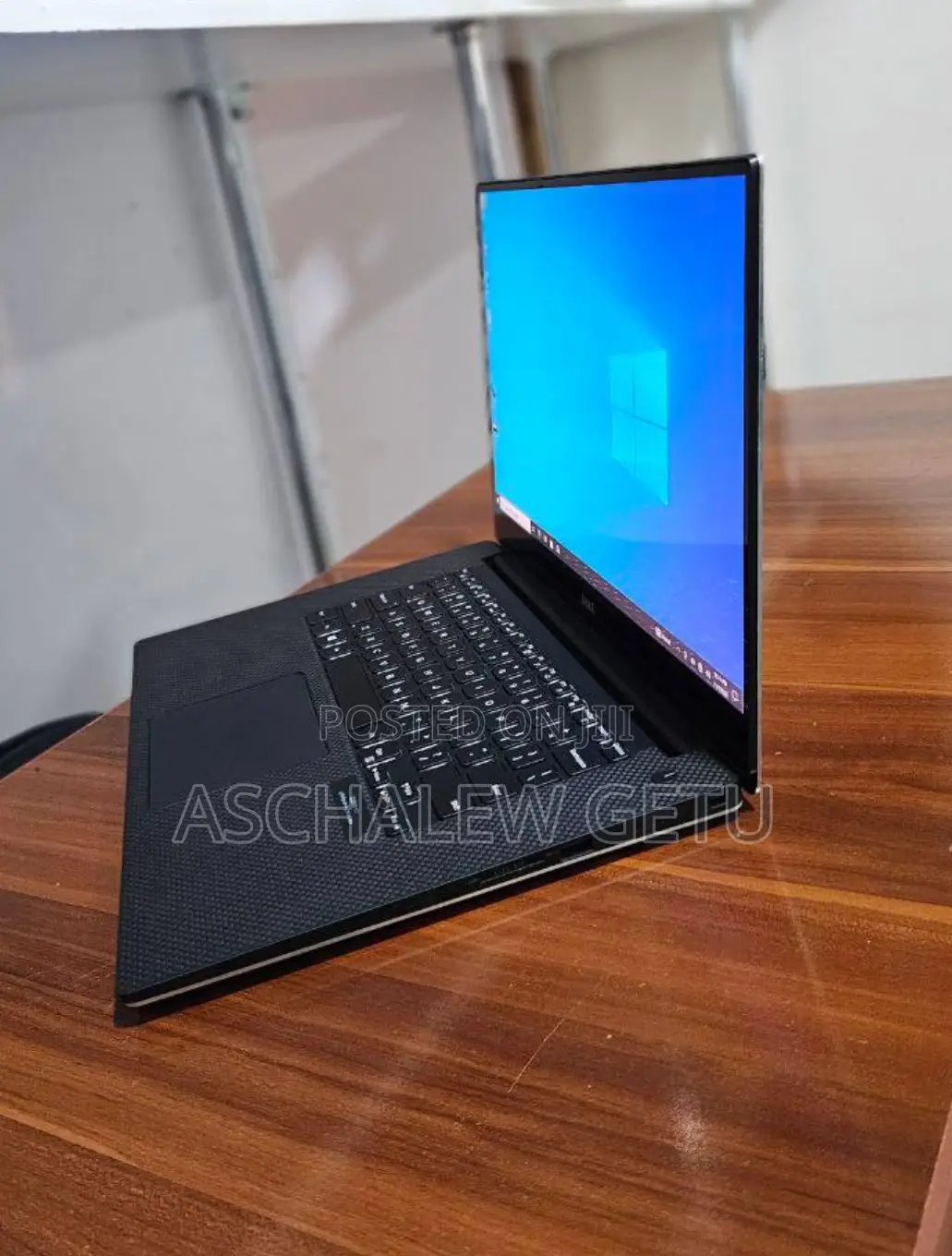 New Laptop Dell XPS 15 16GB Intel Core I7 SSD 512GB