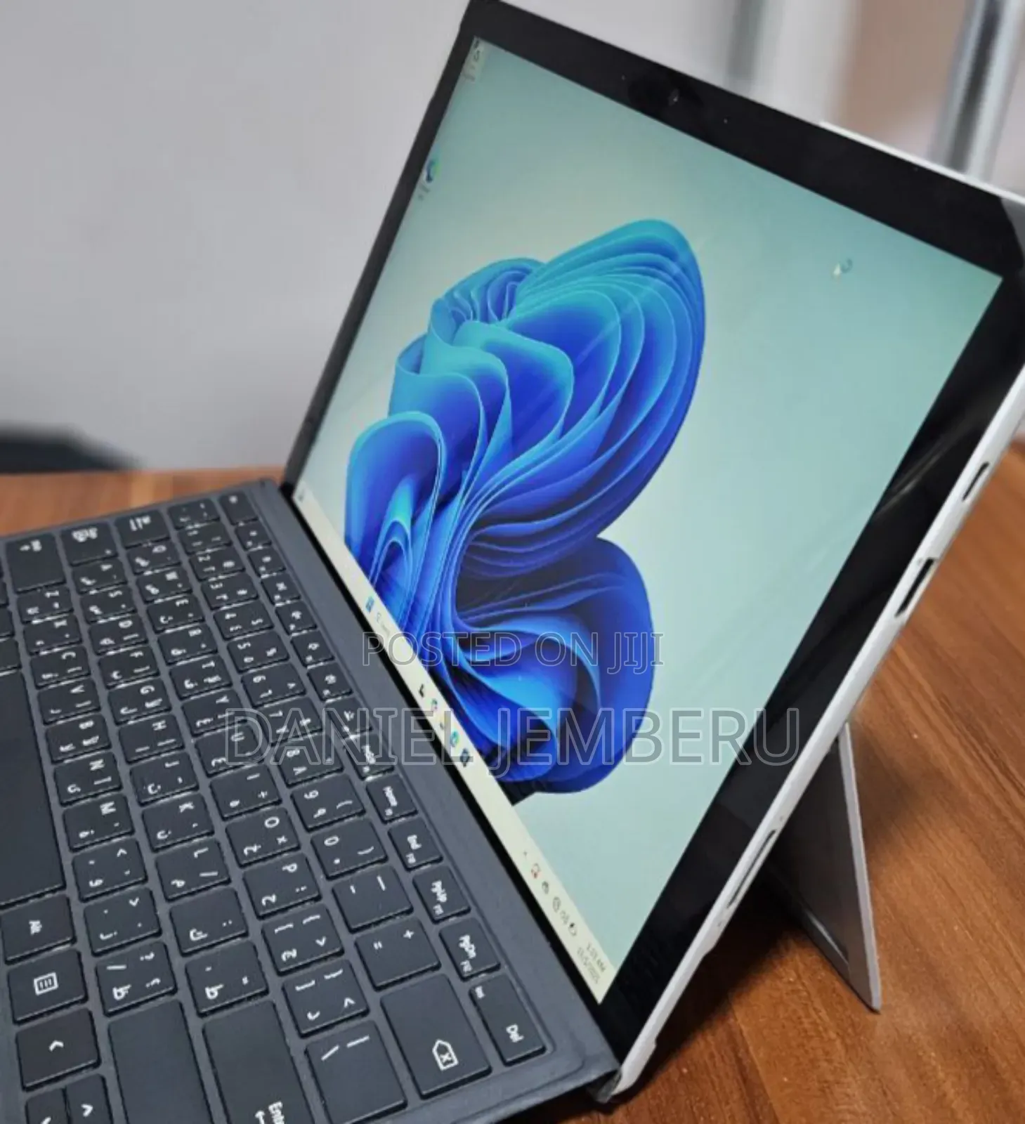 New Laptop Microsoft Surface Pro 7 8GB Intel Core I5 SSD 128GB