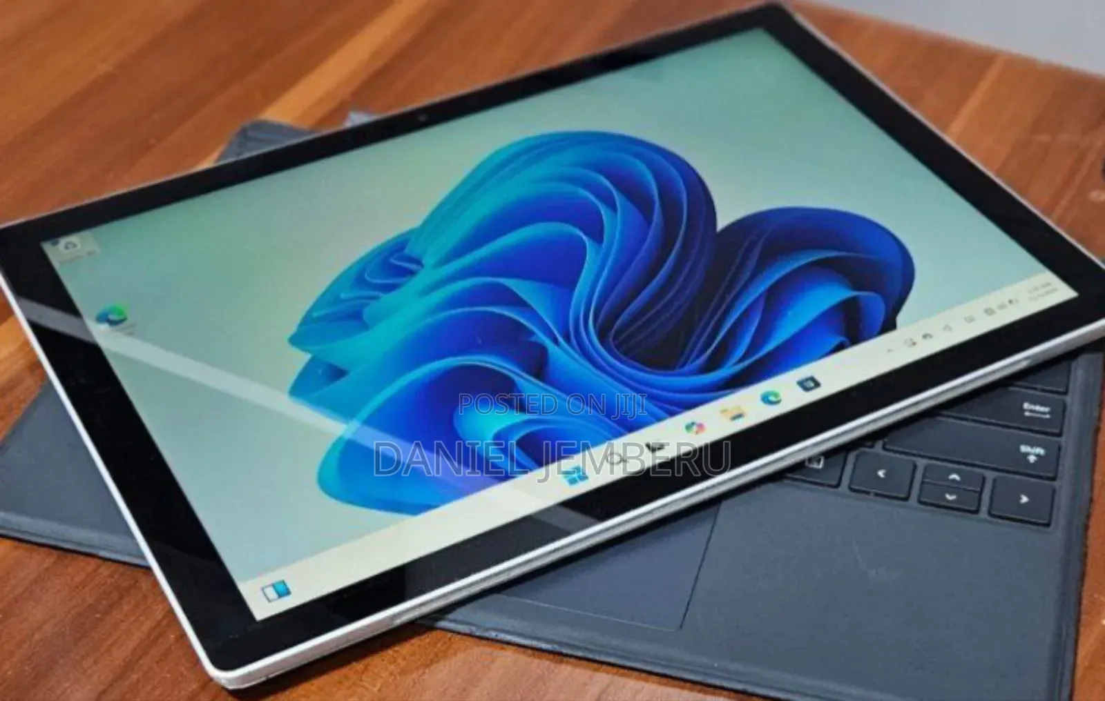 New Laptop Microsoft Surface Pro 7 8GB Intel Core I5 SSD 128GB