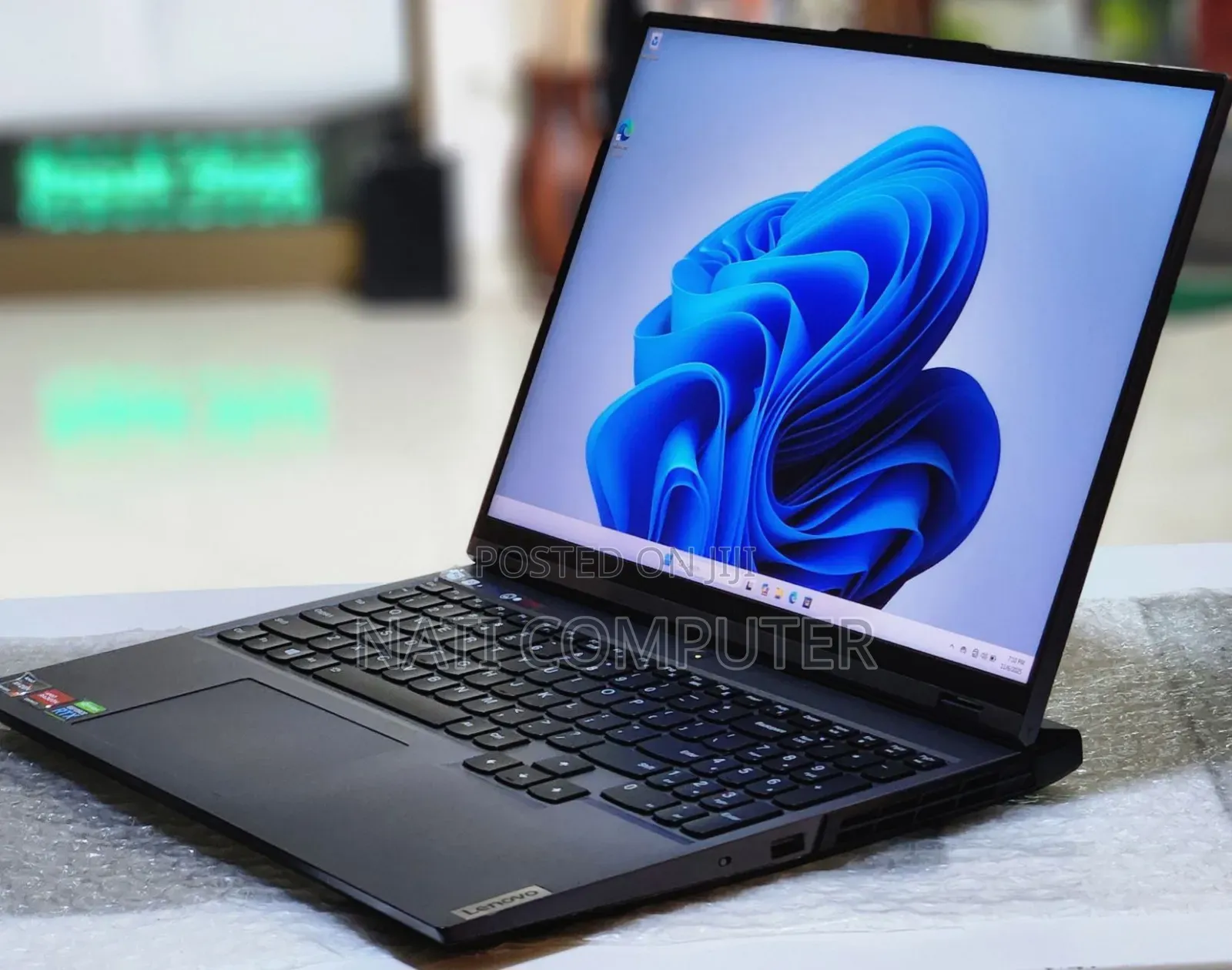 New Laptop Lenovo Legion 5 16GB AMD Ryzen 7 SSD 1T