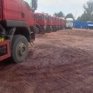 Howo Heavy-Duty Dump Trucks – Reliable and Powerful for All Your Needs