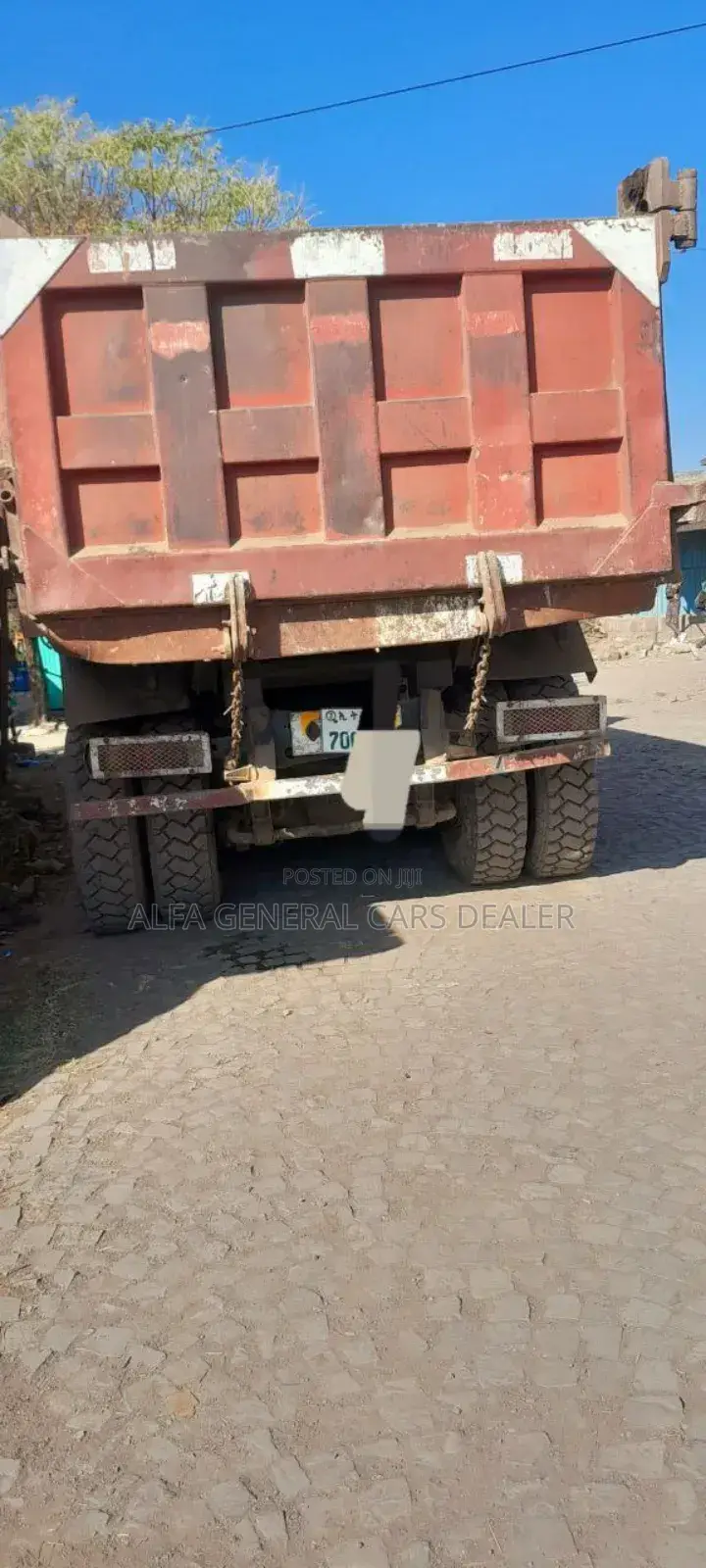 2016 ሞዴል ሲኖ ገልባጭ ጎማ አለው