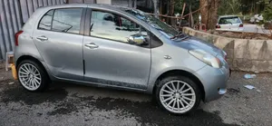 Photo - Toyota Yaris 2006 Gray