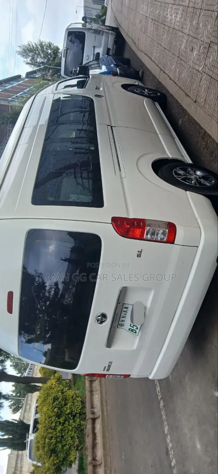 Toyota HiAce 2021 White