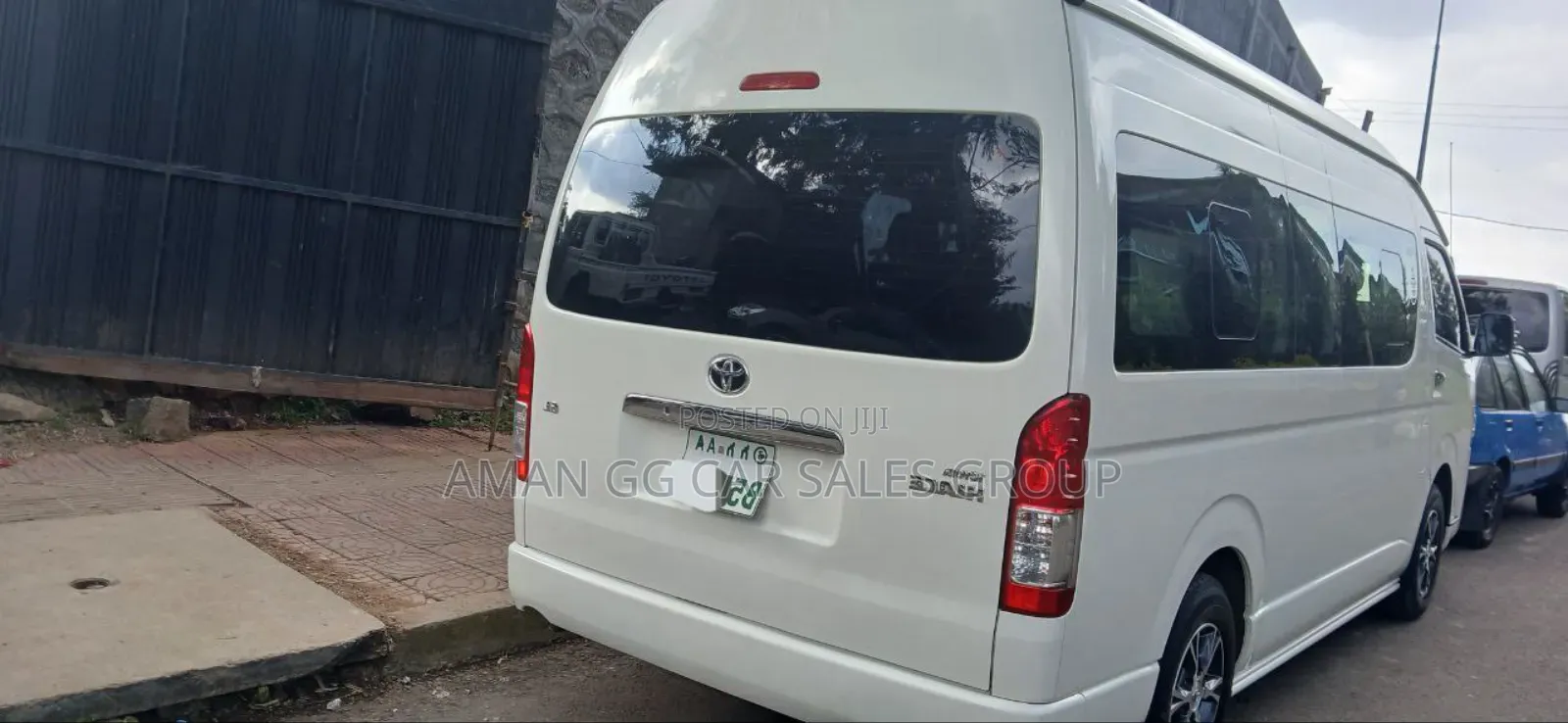 Toyota HiAce 2021 White