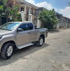 Toyota Hilux 2018 Gold